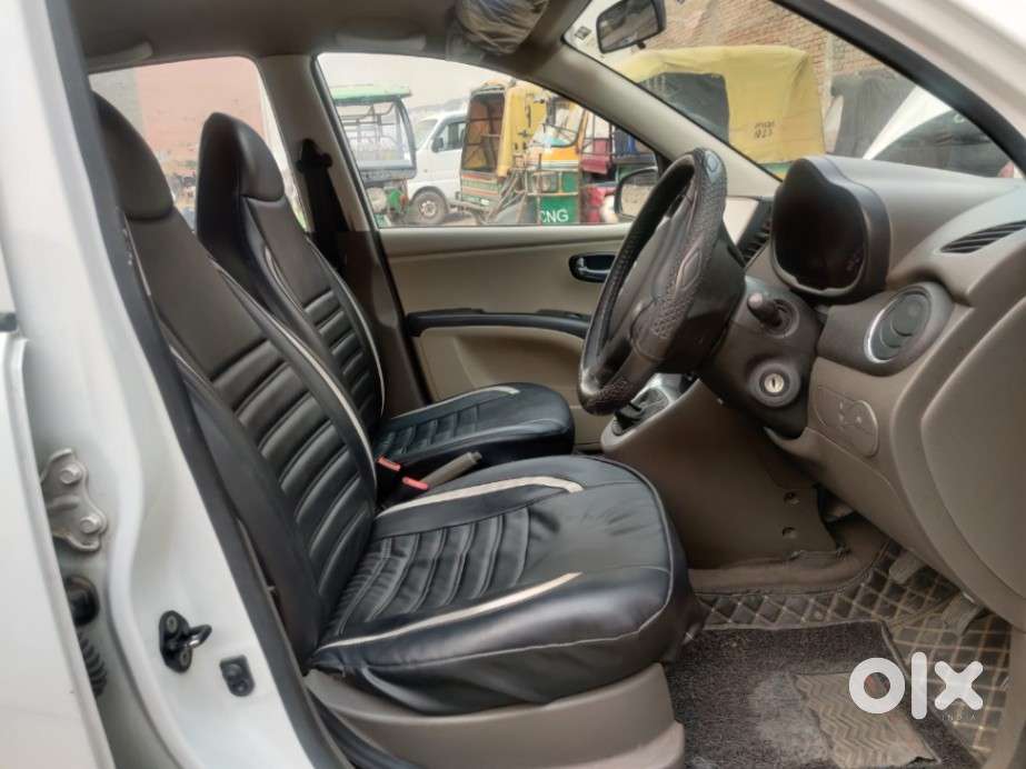 Hyundai I10 Sportz, 2015, Petrol