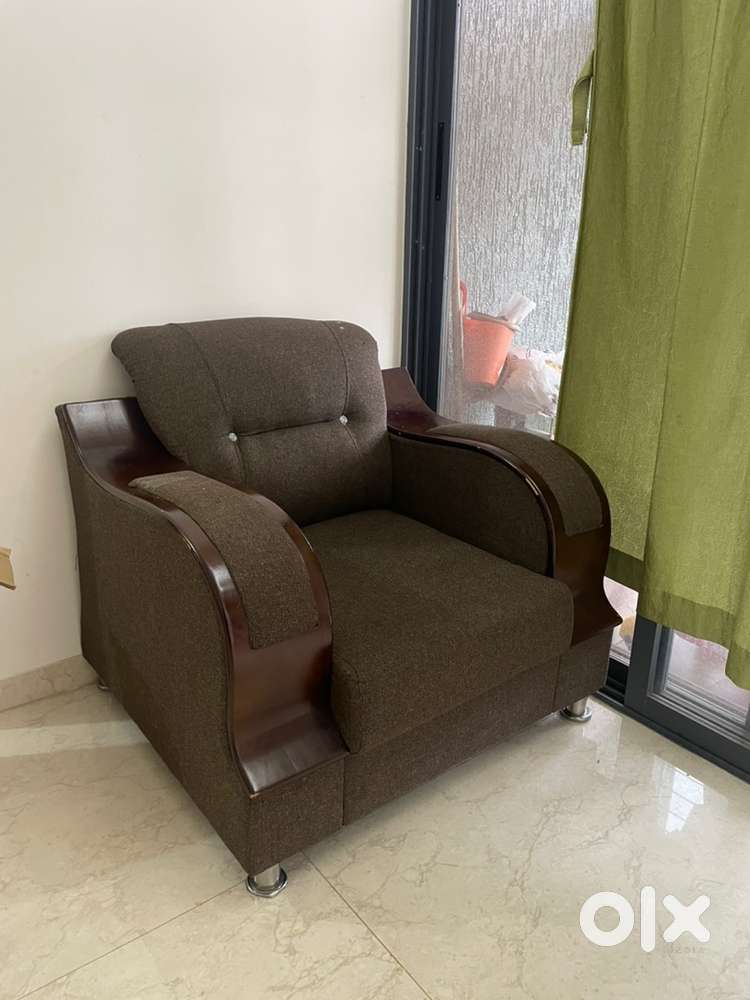 3+2 Seater Sofa Set for Sale – Good Condition