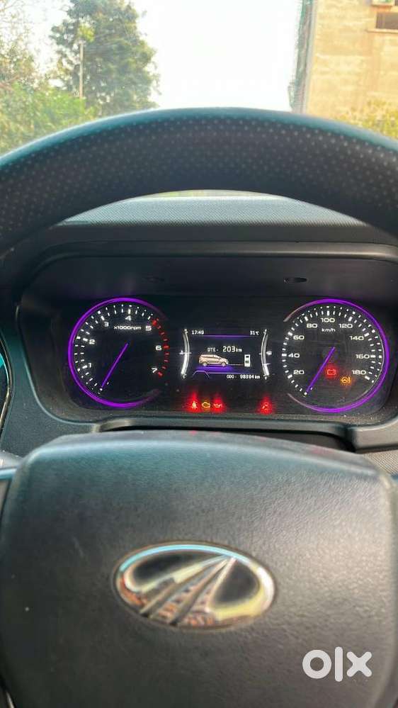 Mahindra Marazzo M6, 2019, Diesel