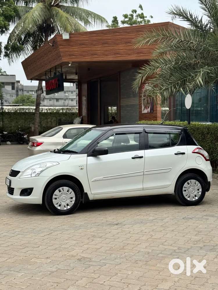 Maruti Suzuki Swift Vxi, 2013, Petrol