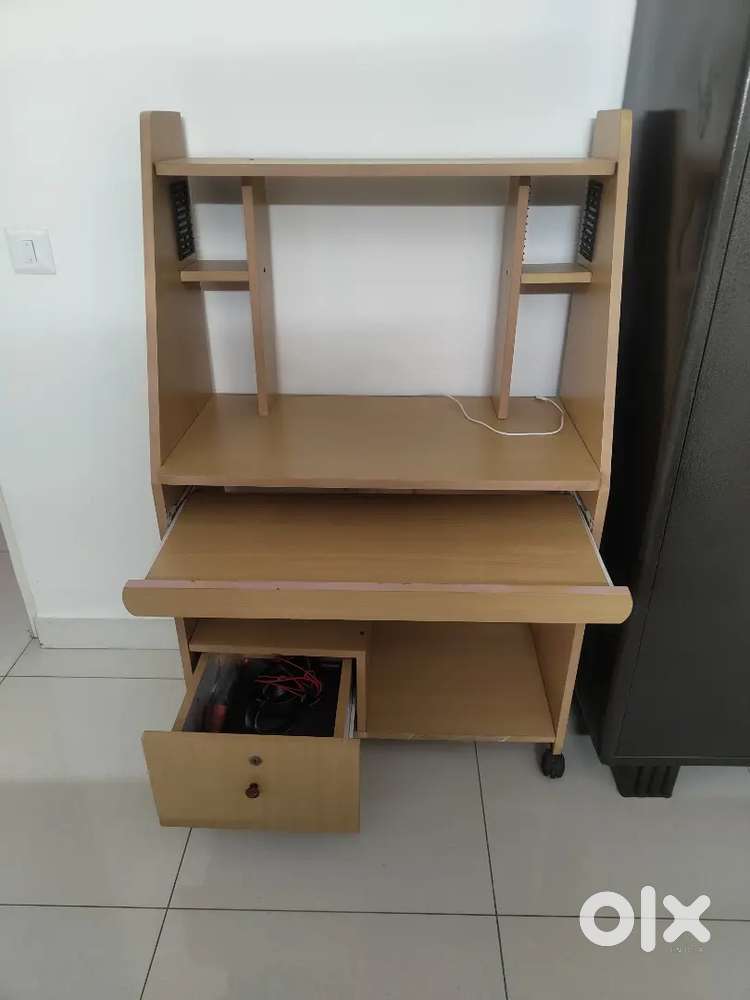 Computer table - Other Household Items - 1825449606