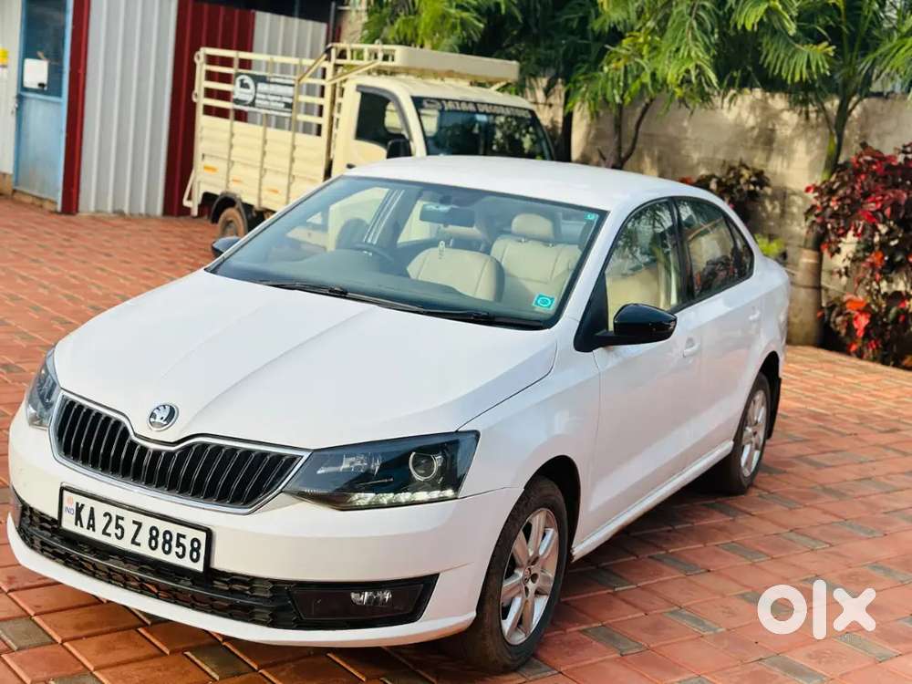 Skoda Rapid Elegance 2013