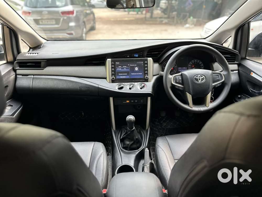 Toyota Innova Crysta 2.4 G Mt 8s, 2022, Diesel