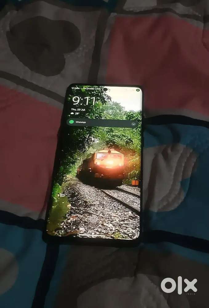 Selling my motorola edge 40 mobile