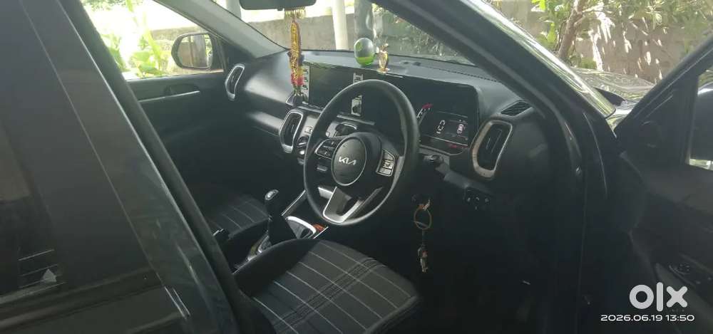 Kia Sonet 2024 Petrol 5000 Km Driven