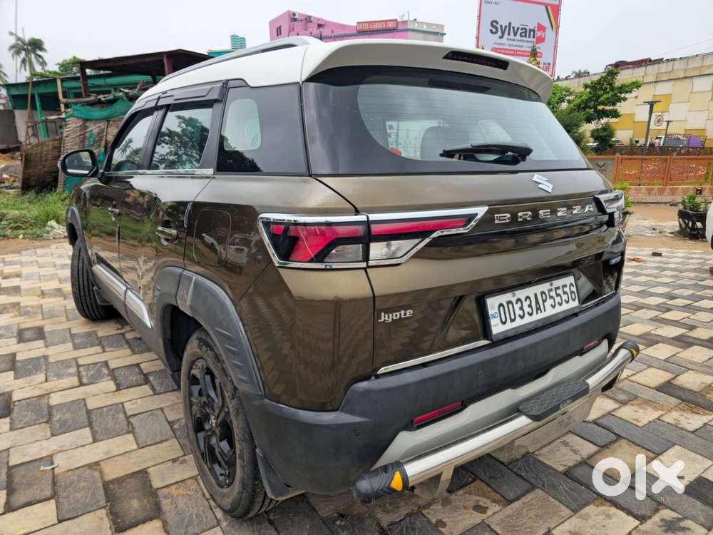 Maruti Suzuki Brezza 1.5 Zxi At Smart Hybrid Dual Tone, 2024, Petrol