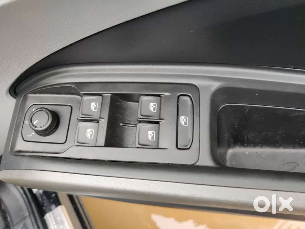 Skoda Kylaq Signature At, 2025, Petrol