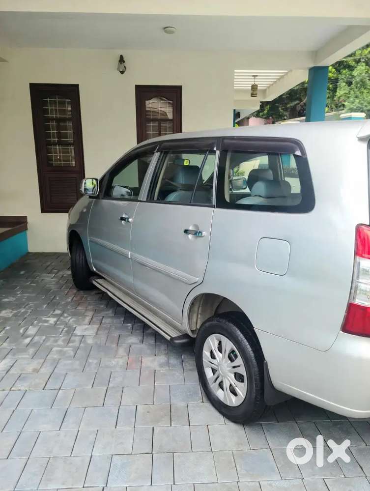 Toyota Innova Petrol 2006