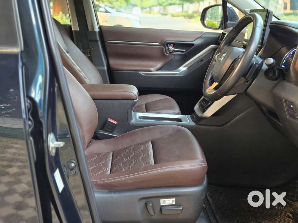 Toyota Innova Hycross 2.0 Zx (o) Hybrid 7 Str, 2023, Cng & Hybrids