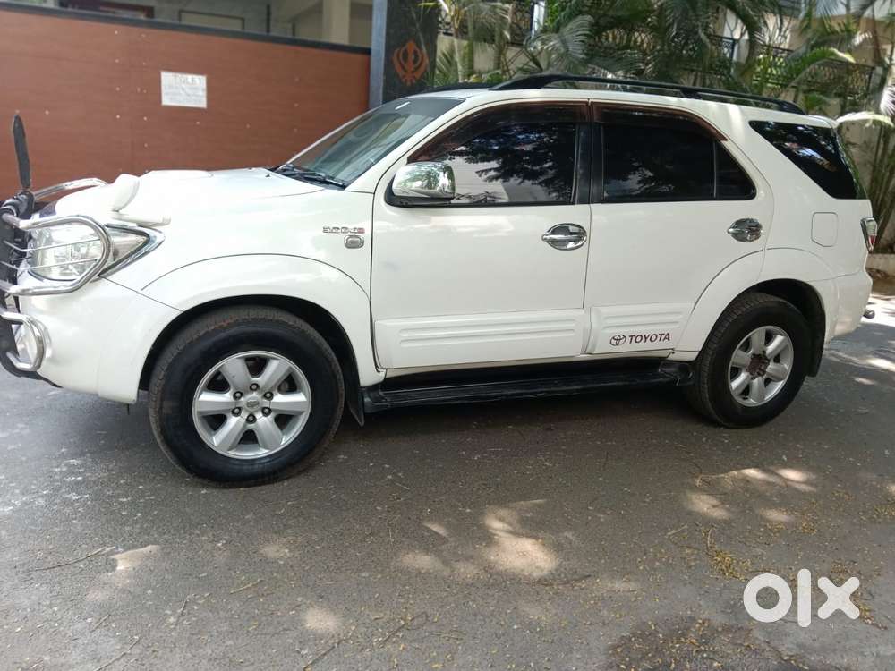 Toyota Fortuner 2011-2016 4x2 Manual, 2011, Diesel