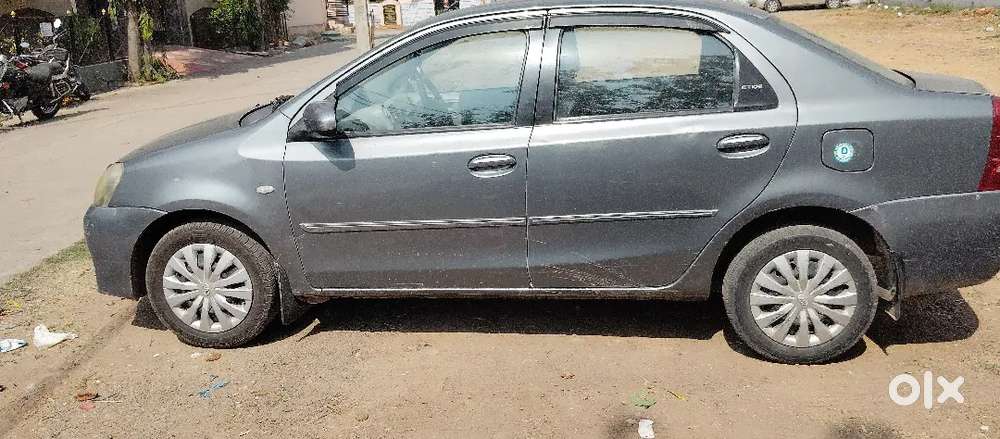 Toyota Etios 2014 Diesel 100000 Km Driven Showroom Record