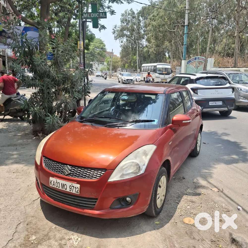 Maruti Suzuki Swift Petrol, 2012, Automatic
