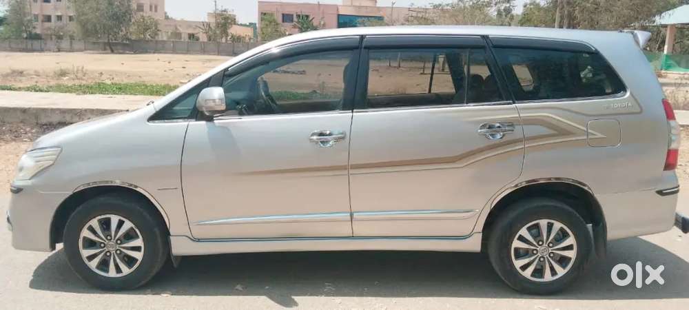 Toyota Innova 2.5 V 2014