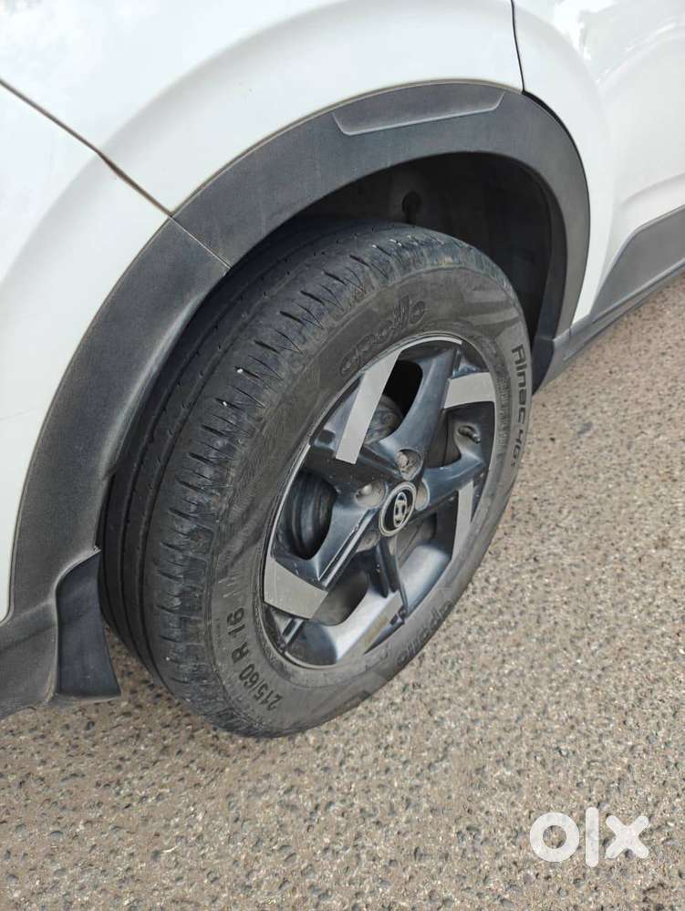 Hyundai Venue 2020 Petrol Well Maintained