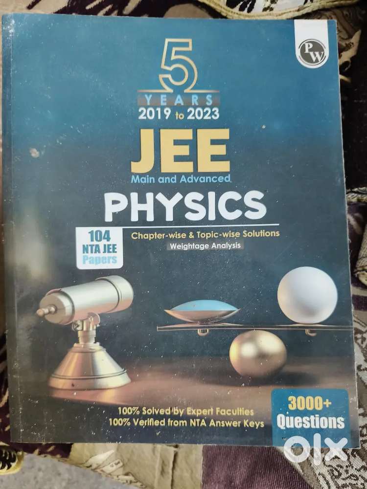 Pw jee books Price 700