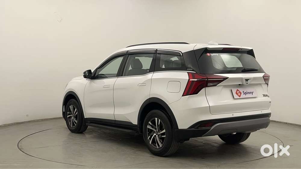 Mahindra Xuv700 2.0 Ax 3 Petrol At 5 Str, 2023, Petrol