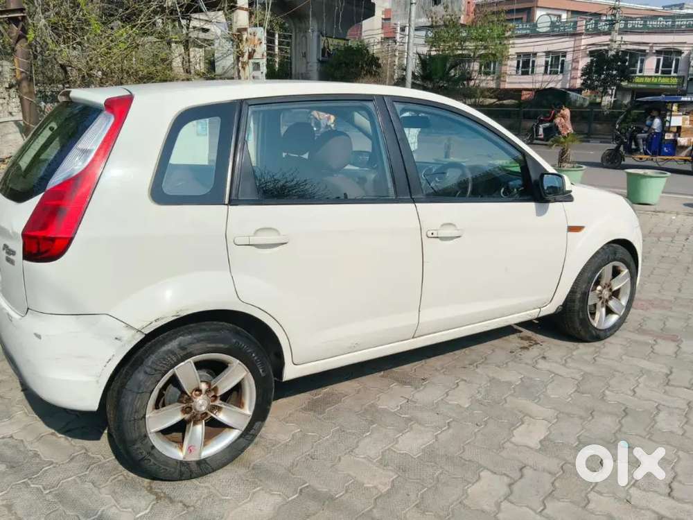 Ford Figo Diesel Zxi 2012