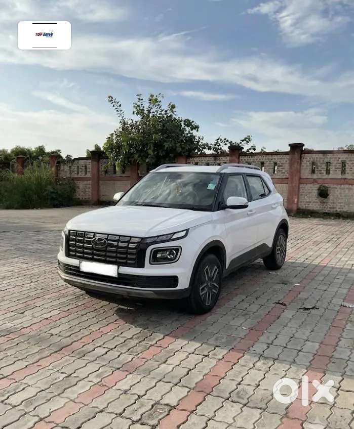 Hyundai Venue 1.0 S (o) Turbo Dct, 2023, Petrol