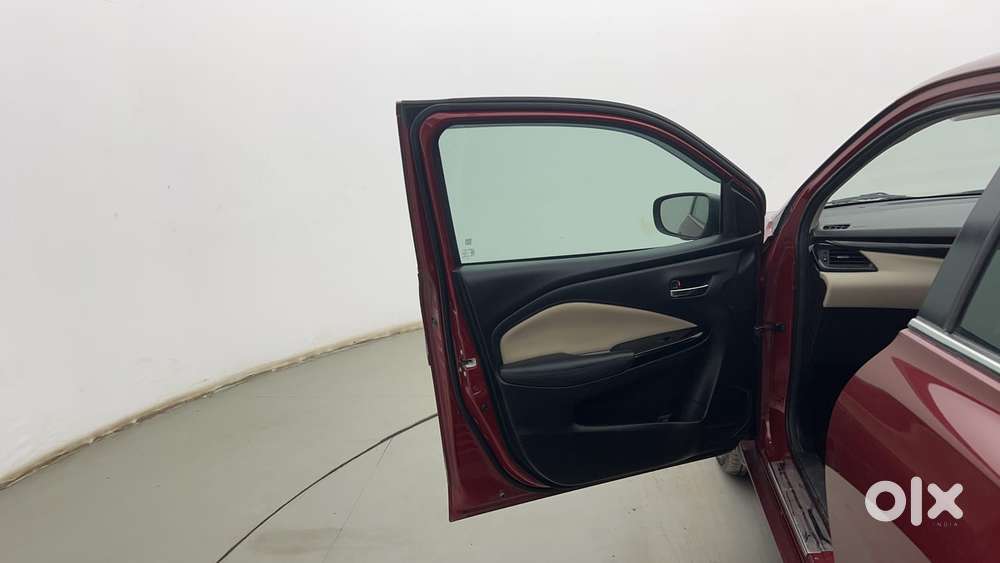 Toyota Glanza 1.2 V Amt, 2023, Petrol