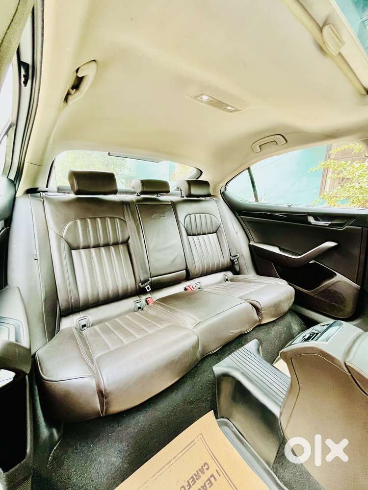 Skoda Superb L&k 2.0 Tdi At, 2019, Diesel