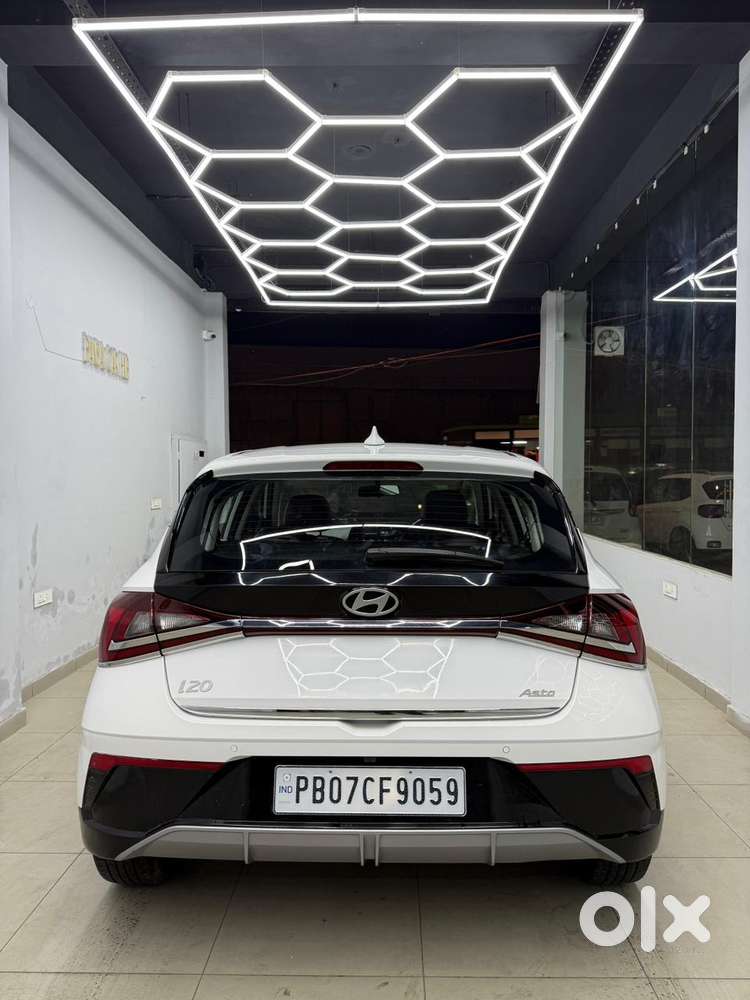 Hyundai I20 Asta 1.2 Ivt, 2024, Petrol