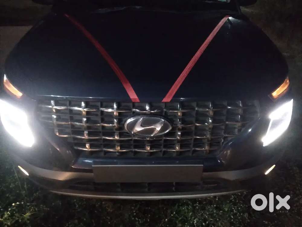 Hyundai Venue 2020 Petrol Well Maintained