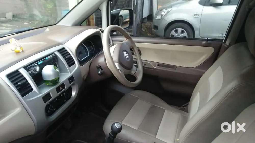 This Is A One-handed Car, And You Can See The Condition Of The Car In