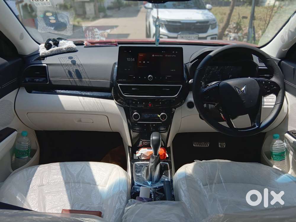 Mahindra Xuv 3xo Ax7l 1.2 Petrol At (pg), 2025, Petrol