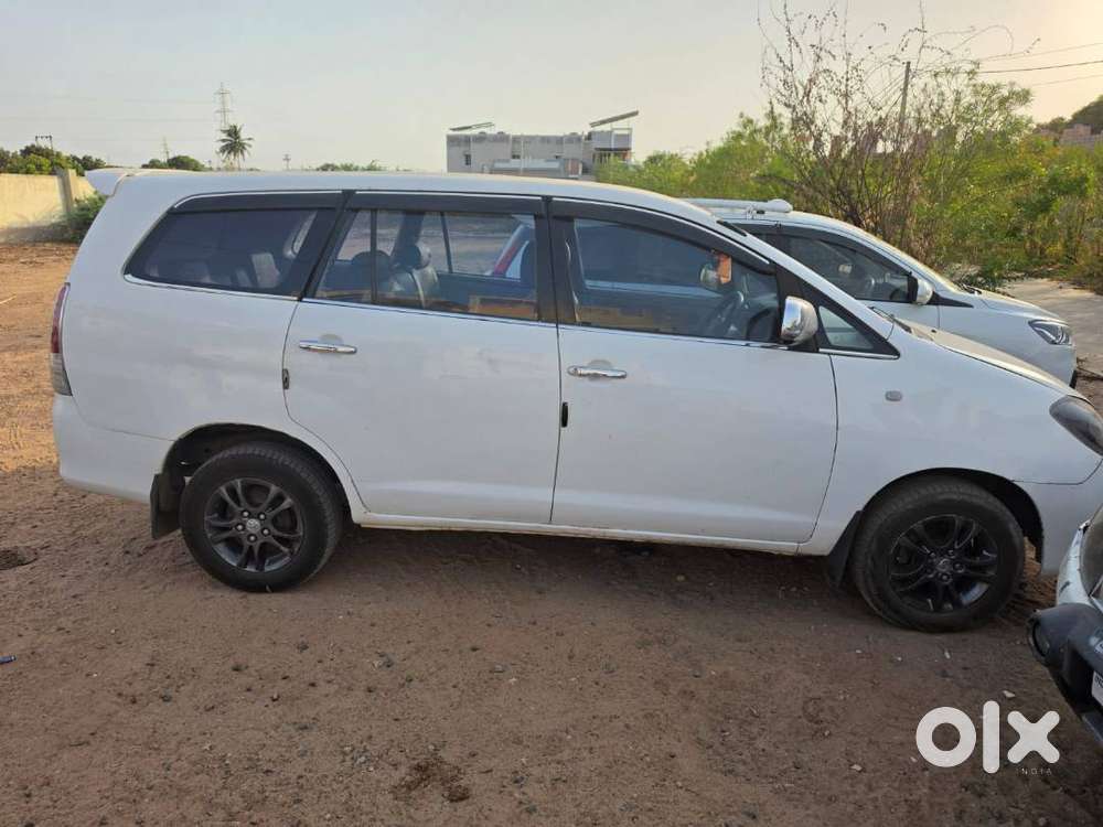 Toyota Innova 2011 Diesel Well Maintained