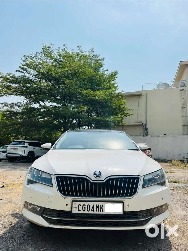 Skoda Superb 2018 Petrol 64292 Km Driven