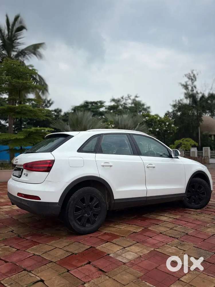 Premium & Catchy Luxury Audi Q3 Diesel Suv With  Panaromic Sunroof