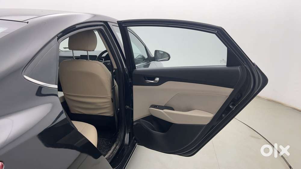 Hyundai Verna 1.5 Sx Ivt, 2022, Petrol