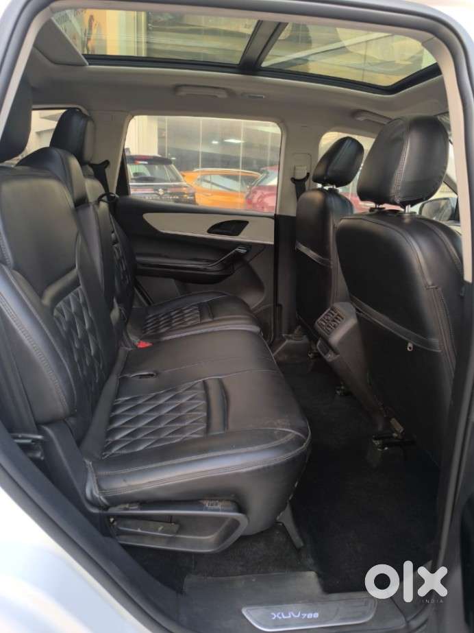 Mahindra Xuv700 2.0 Ax 5 Petrol Mt 7 Str, 2023, Petrol