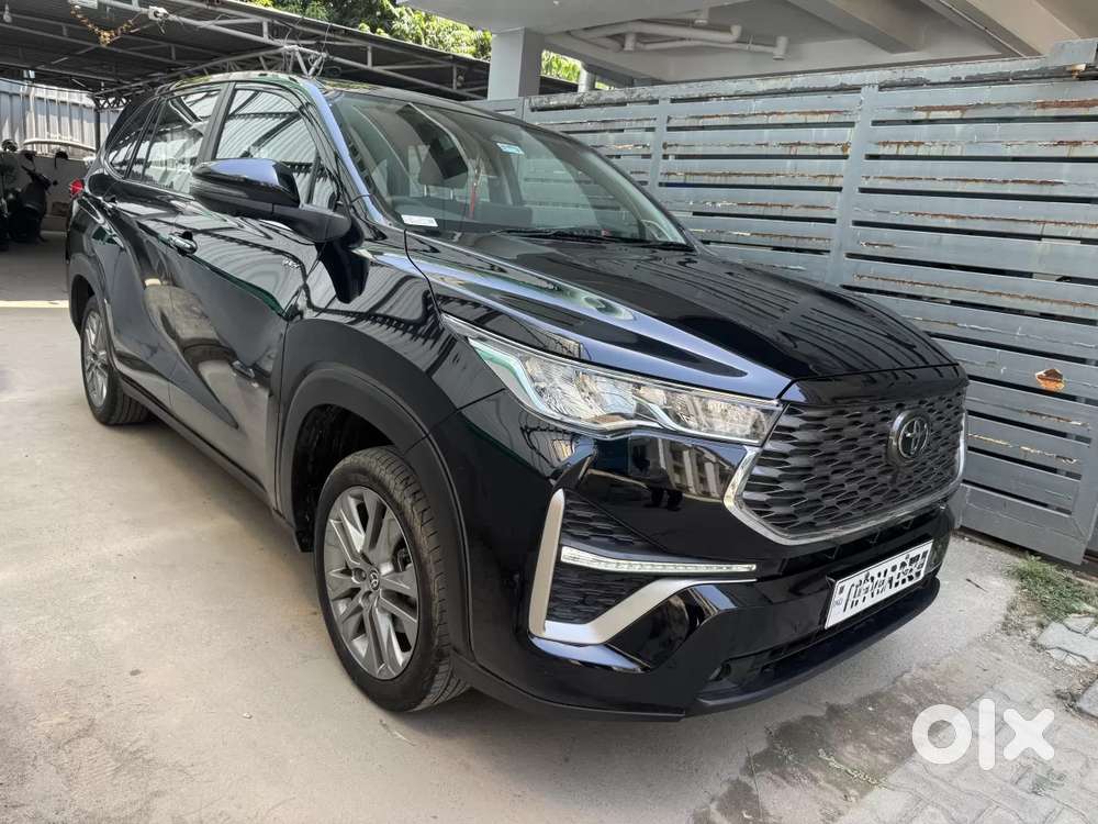 Toyota Innova Hycross 2.0 Zx (o) Hybrid 7 Str, 2025, Petrol