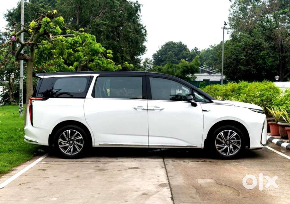 Mg M9 Presidential Limo, 2026, Electric