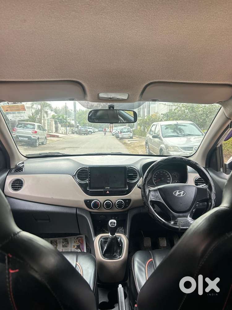 Hyundai Grand I10 Sportz, 2015, Petrol