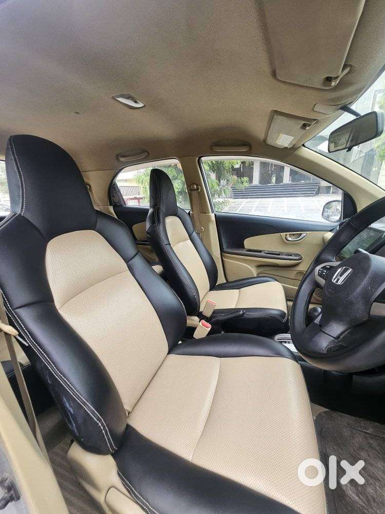 Honda Brio V Automatic, 2013, Petrol