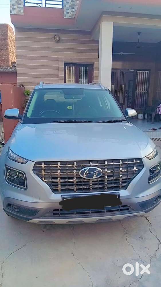 Hyundai Venue 2022 Diesel Well Maintained