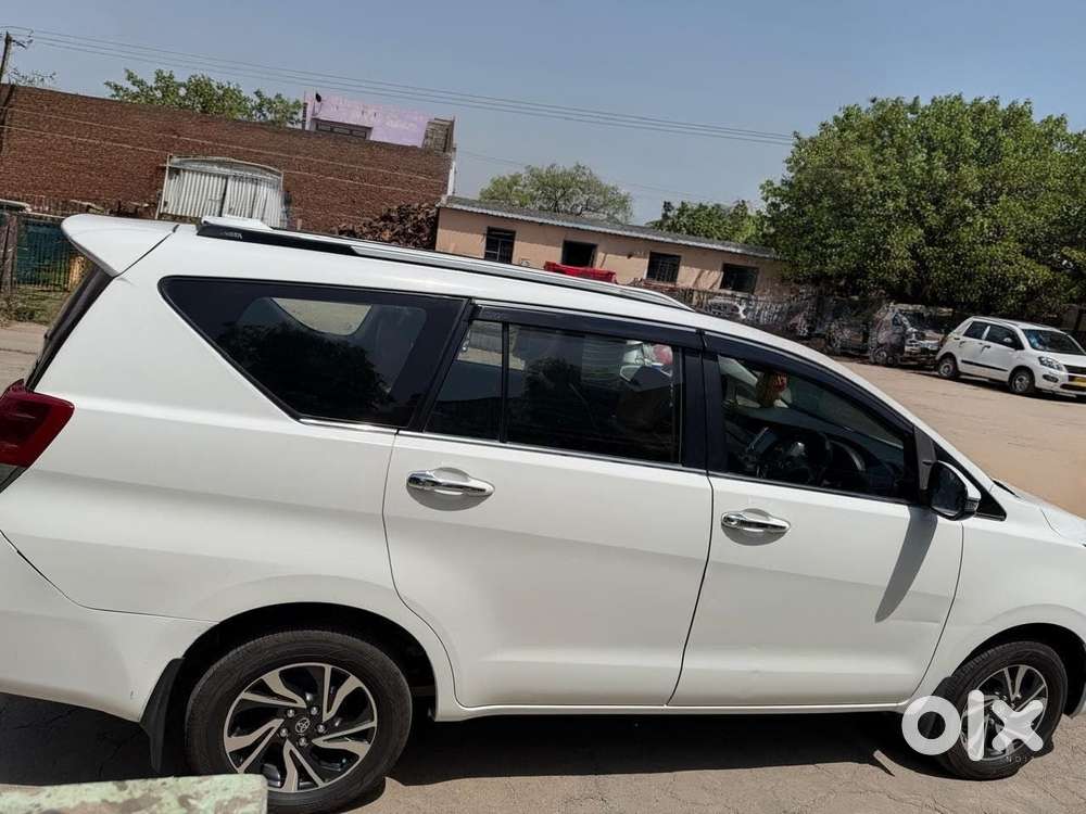 Toyota Innova Crysta 2.4 G Mt, 2021, Diesel