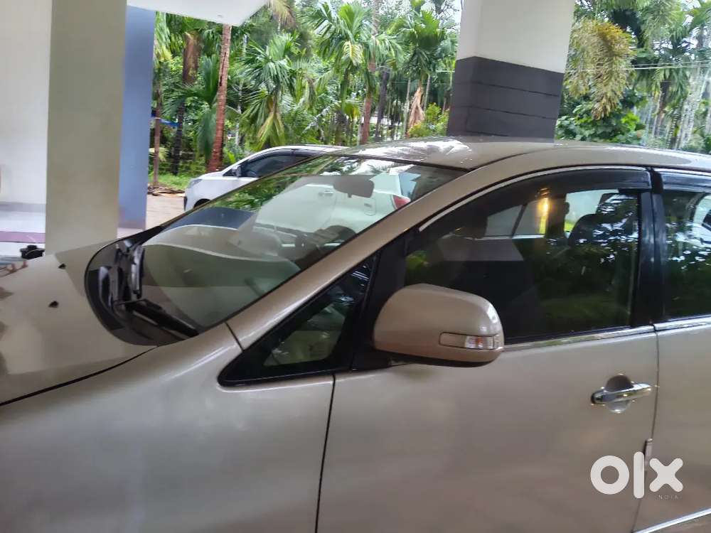 Toyota Innova 2015 Diesel 127000 Km Driven