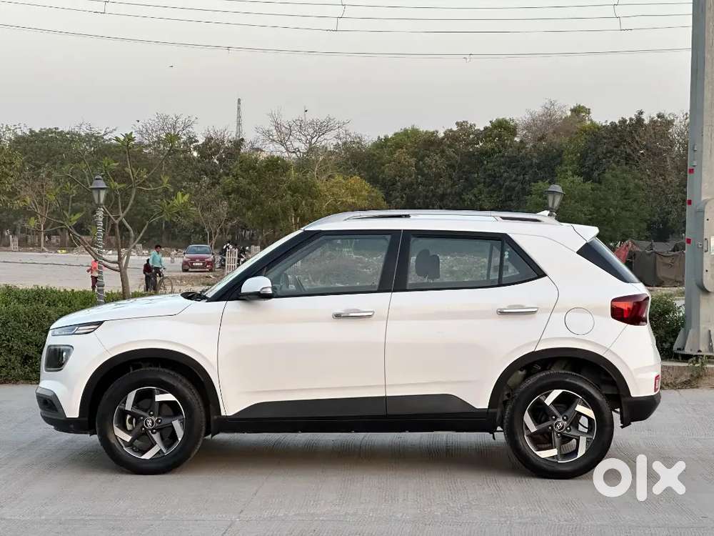Hyundai Venue 2021 Petrol Well Maintained