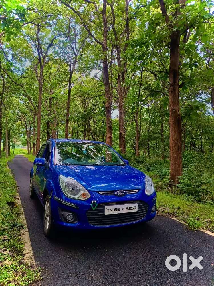 Ford Figo 2014 Petrol Titanium  95000 Km Driven
