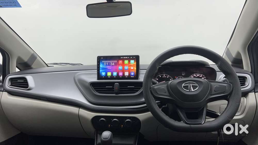 Tata Altroz 1.2 Xe, 2021, Petrol