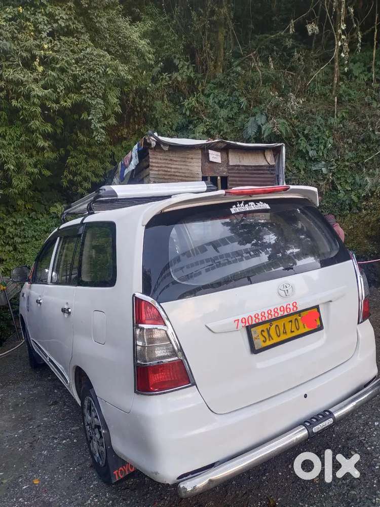 Toyota Innova 2016 Diesel 230000 Km Driven