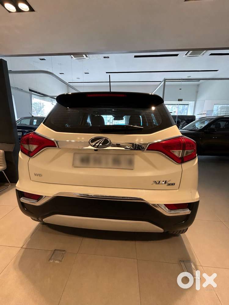 Mahindra Xuv300 1.2 W8 (o) Amt Dual Tone Petrol, 2022, Petrol