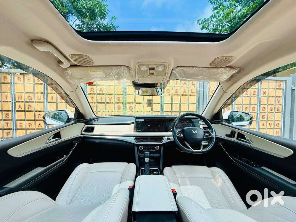 Mahindra Xuv700 Ax7 Luxury Pack Awd, 2024, Diesel