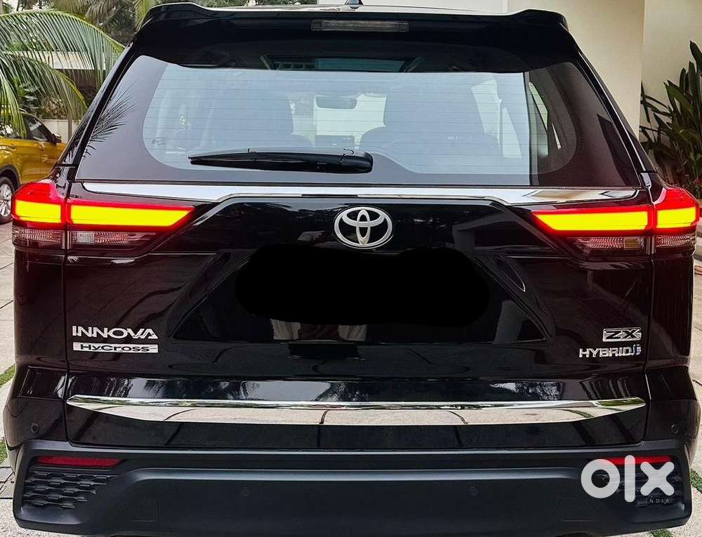Toyota Innova Hycross 2.0 Zx (o) Hybrid 7 Str, 2023, Diesel