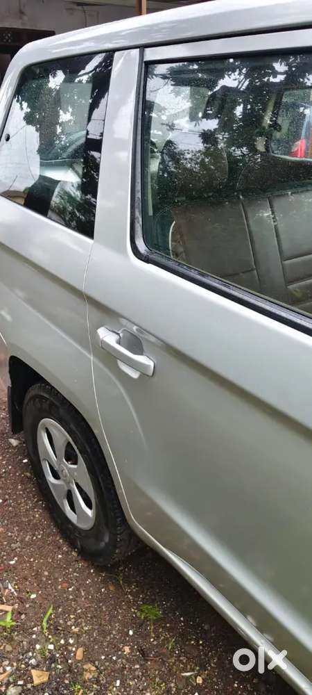 Mahindra Tuv 300 2018