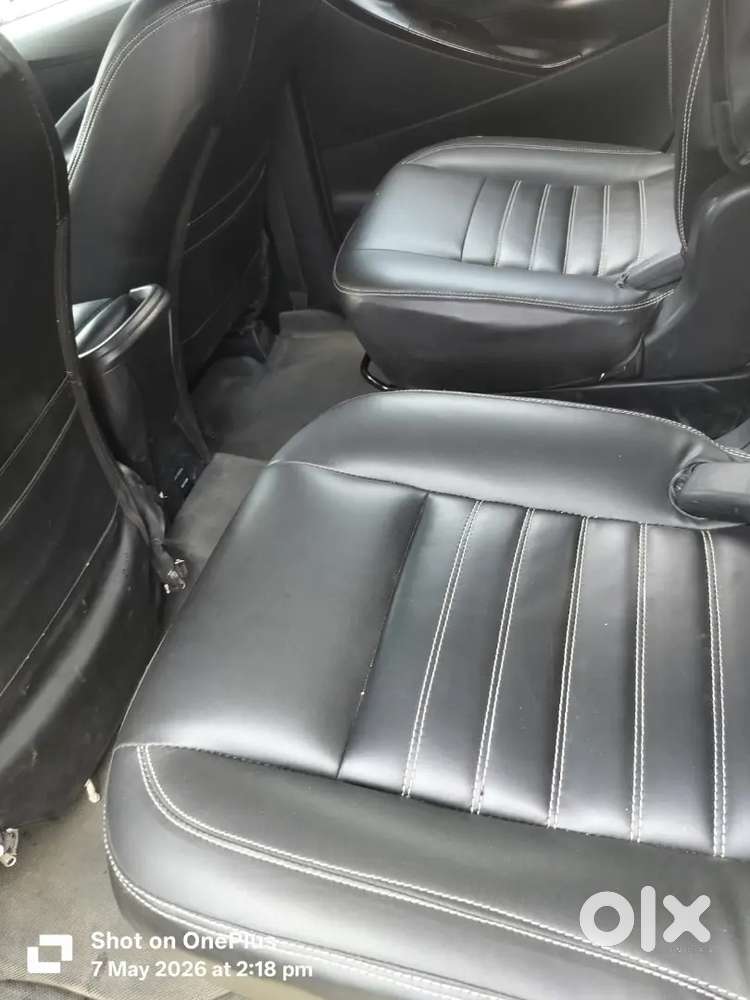 Innova Crysta Bucket Seats Diesel Manual 2025 White Colour