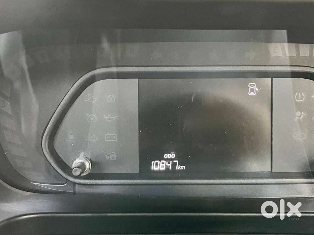 Tata Altroz, 2023, Petrol